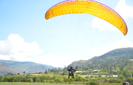 Parapentes en Paute byroncreativo (1)