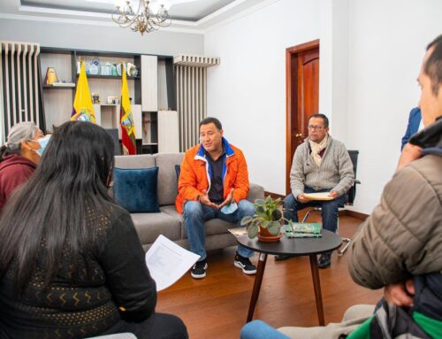 VICEALCALDE DE PAUTE BRINDA ATENCION A COMUNIDADES